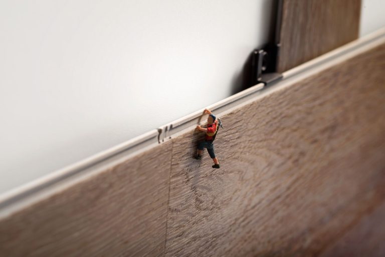 Low resolution-5G Climb Small World climber